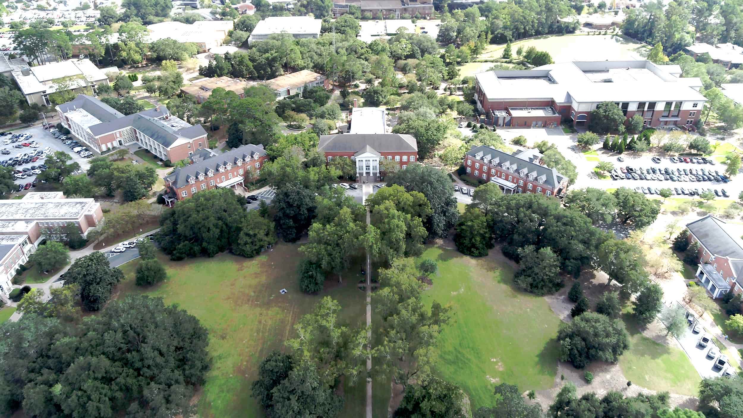 Arial view of Georgia Southern Sweetheart Circle showing Anderson Hall, the Marvin Pittman administration building, and Deal hall.